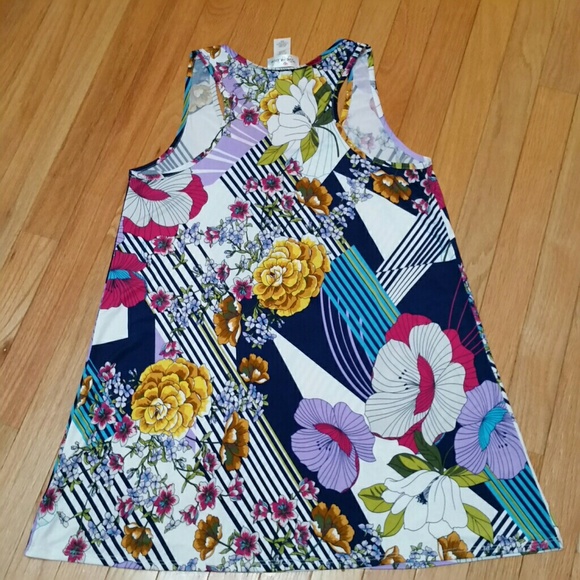 Zig Zag Stripe Sleeveless Day to Day - Picture 5 of 5